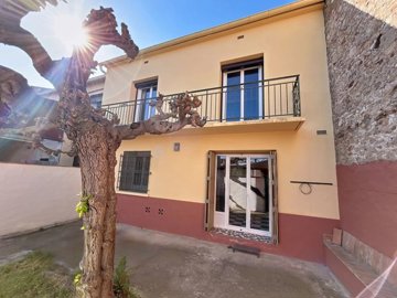 1 - Thuir, Maison de village