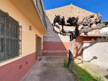 037f50d584390569d5ec94a5b55fcb4870c877420a334