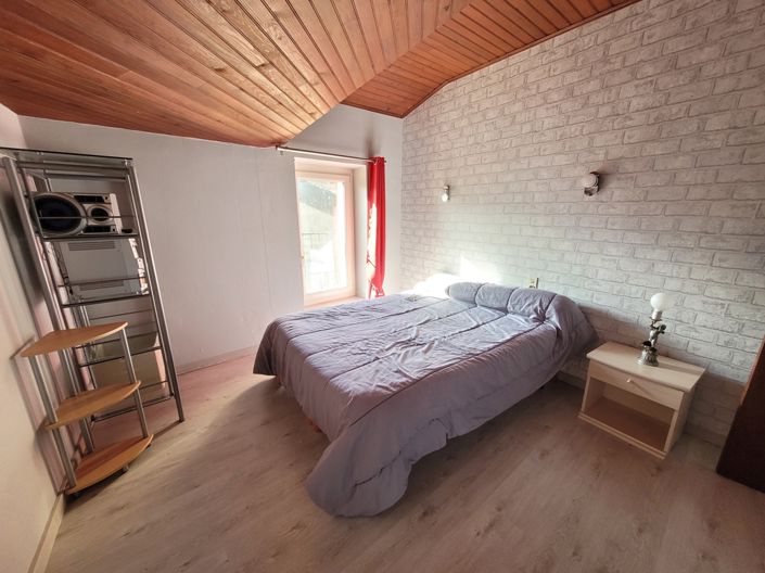 Image No.12-4 Bed House for sale