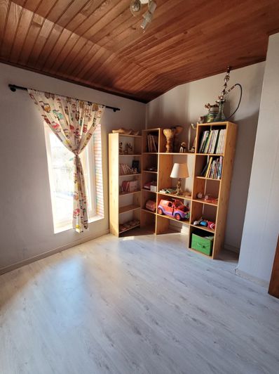 Image No.14-4 Bed House for sale