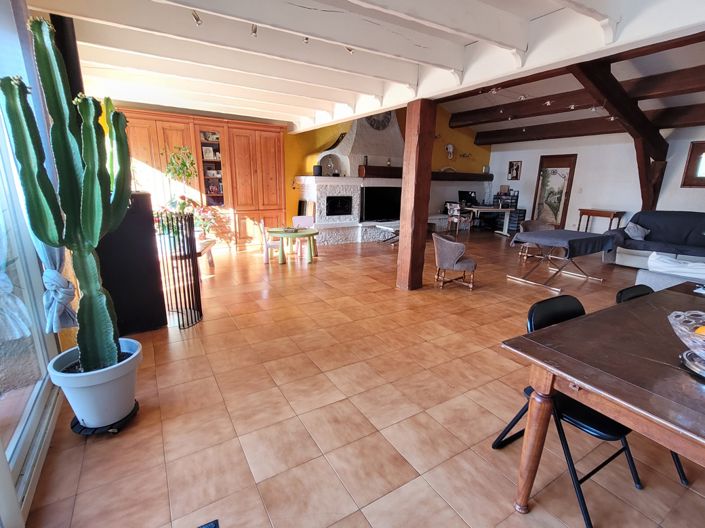 Image No.6-4 Bed House for sale