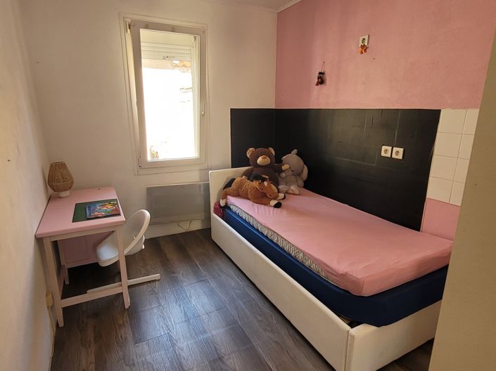 Image No.9-5 Bed House for sale