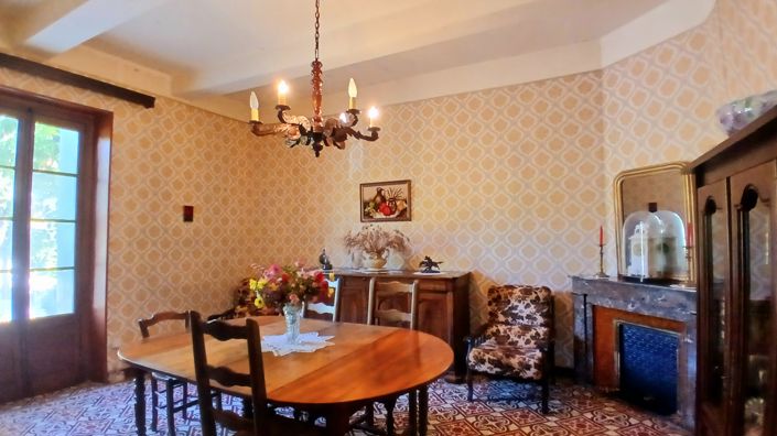 Image No.11-5 Bed House for sale