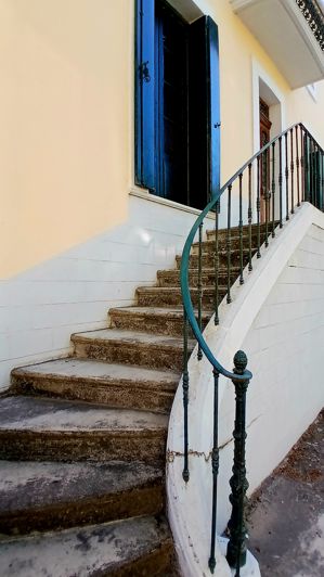 Image No.9-5 Bed House for sale