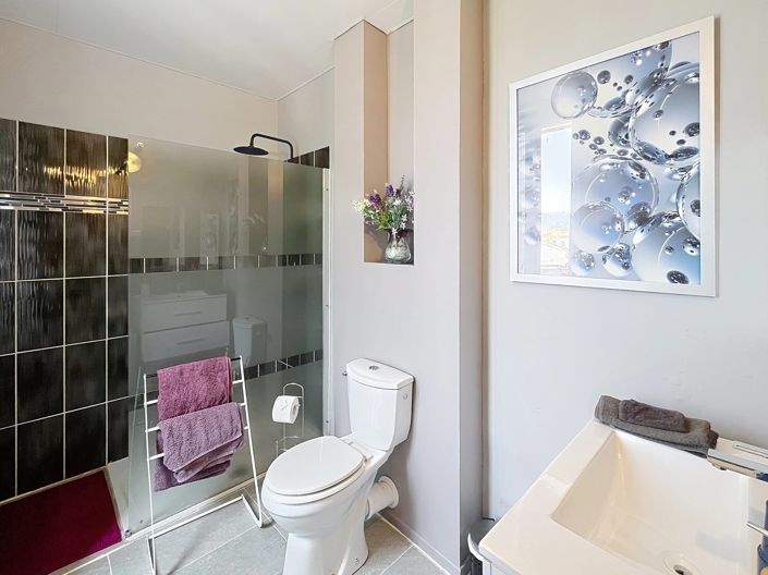 Image No.14-4 Bed House for sale