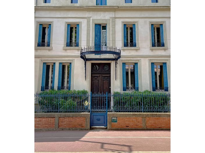 Image No.2-4 Bed House for sale