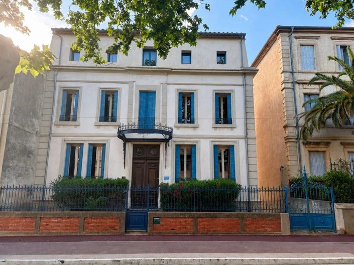 Image No.2-4 Bed House for sale