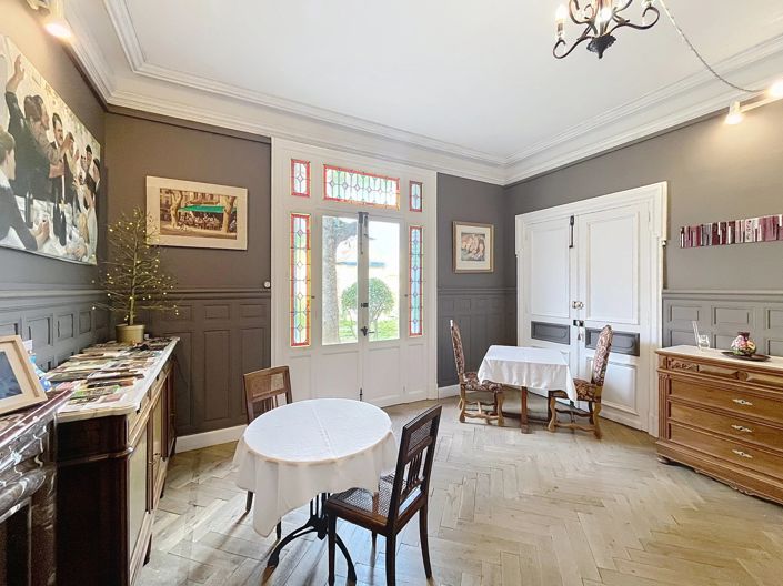 Image No.6-4 Bed House for sale