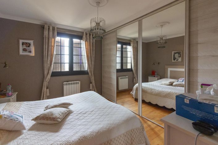 Image No.11-4 Bed House for sale