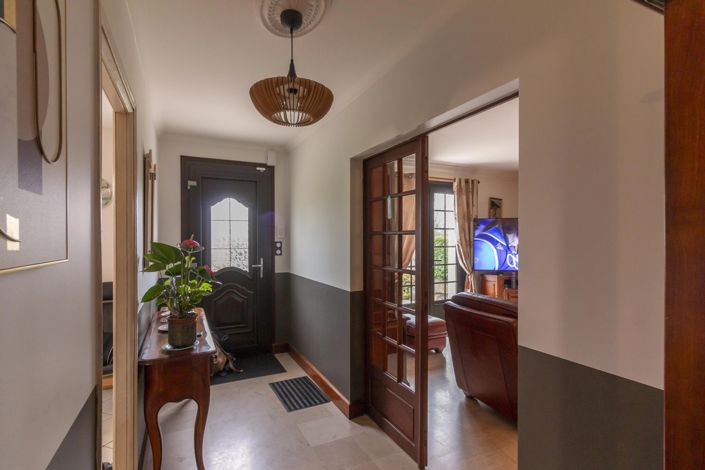 Image No.2-4 Bed House for sale