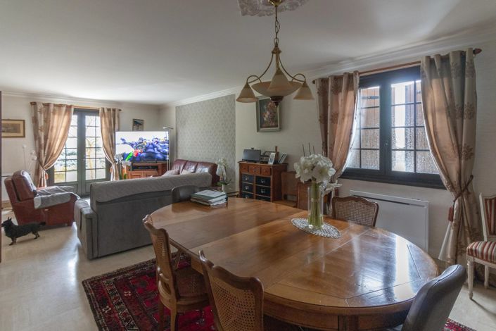 Image No.8-4 Bed House for sale