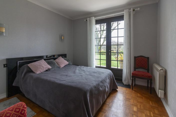 Image No.9-4 Bed House for sale