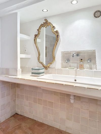 Image No.14-5 Bed Property for sale