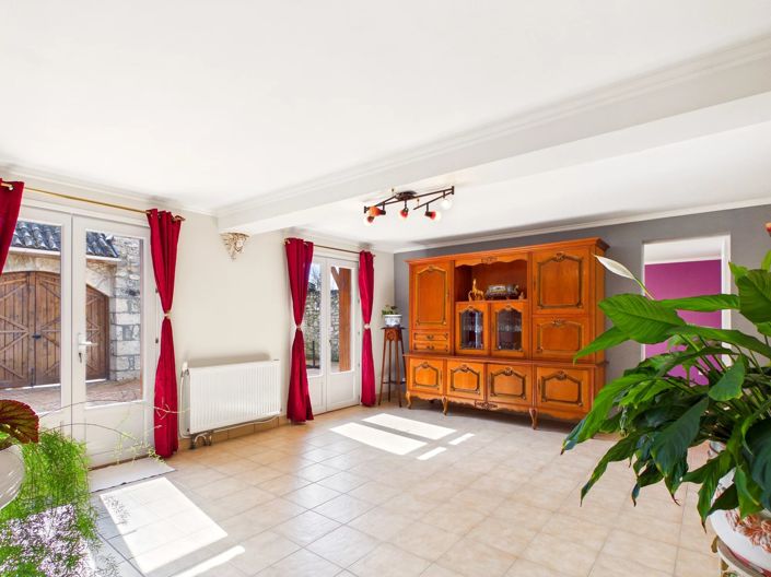 Image No.10-7 Bed House for sale