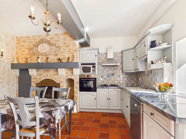 Image No.12-7 Bed House for sale