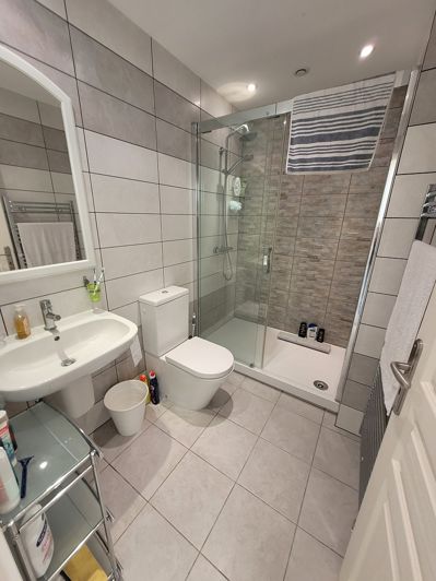 Image No.15-4 Bed House for sale