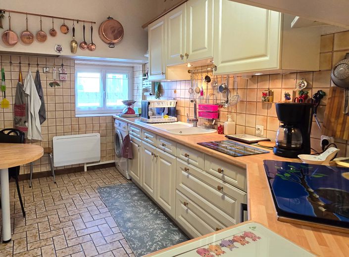 Image No.8-3 Bed House for sale