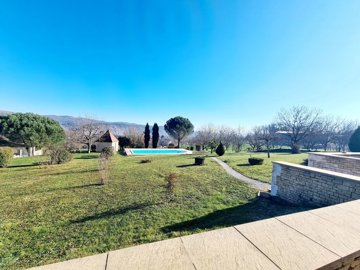 a5b604765178096d1c426158a03cad10ffe9dbc852403