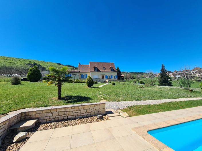 Image No.11-3 Bed House for sale