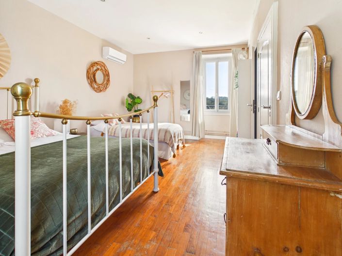 Image No.14-7 Bed House for sale