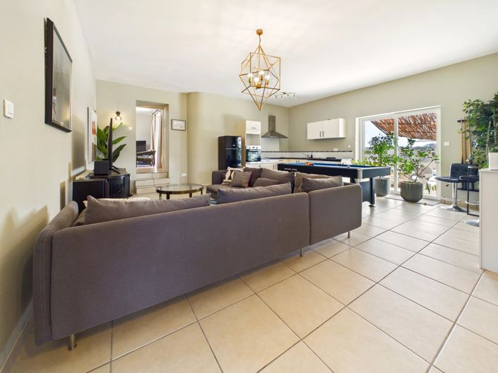 Image No.15-7 Bed House for sale