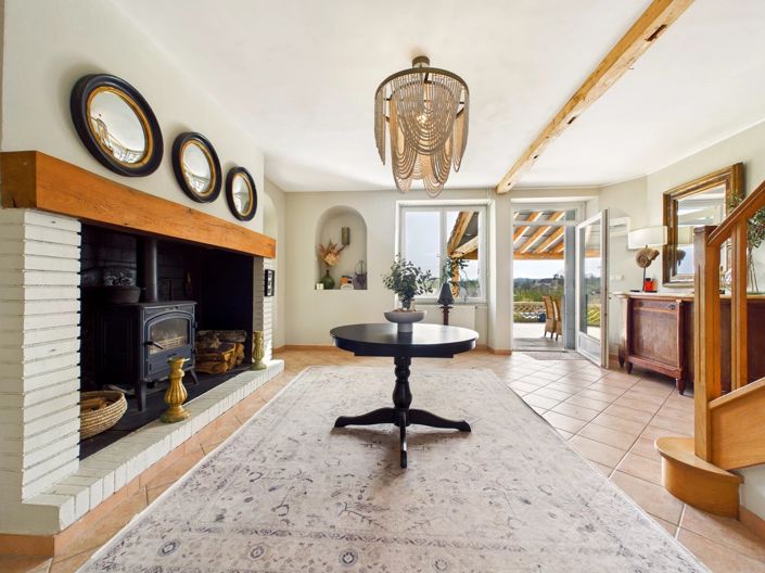 Image No.7-7 Bed House for sale