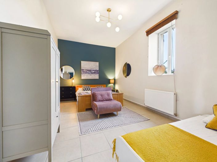 Image No.9-7 Bed House for sale