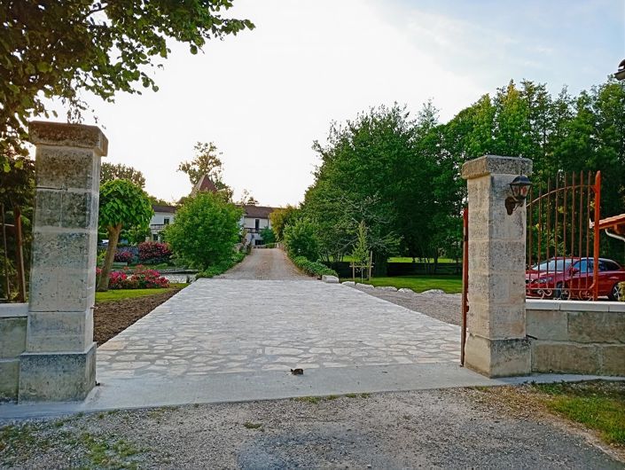 Image No.13-6 Bed House for sale