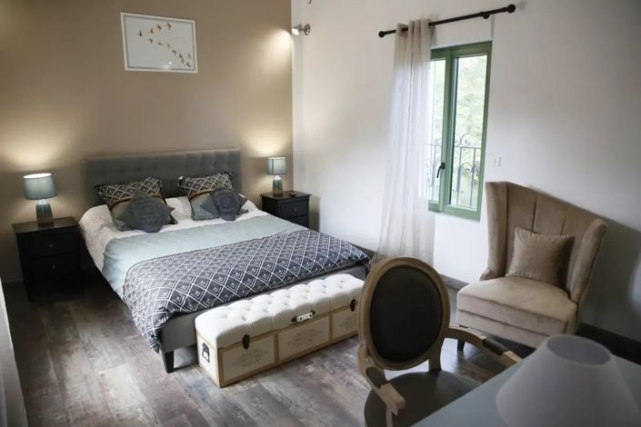 Image No.7-6 Bed House for sale