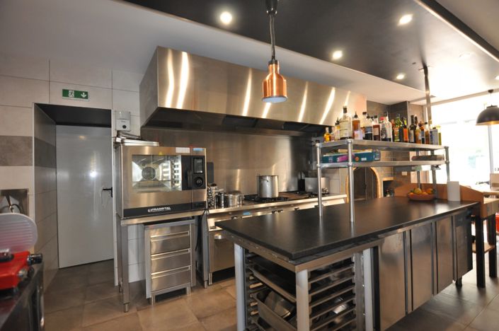 Image No.7-6 Bed House for sale