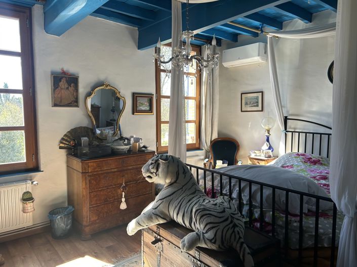 Image No.8-5 Bed House for sale