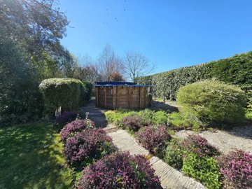 7f81e2fc1021f067b18af3a45b95396866ab0a4e3a400