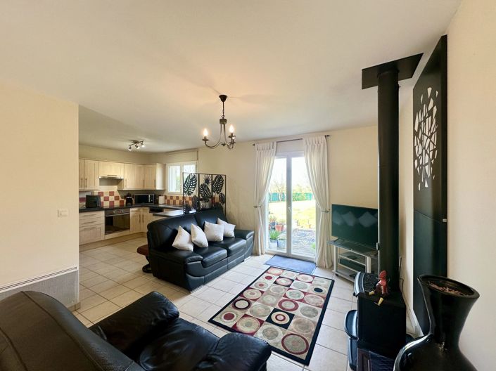 Image No.2-4 Bed House for sale