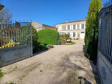 8d3e71072248d892546509e4055c0a036e35287414257