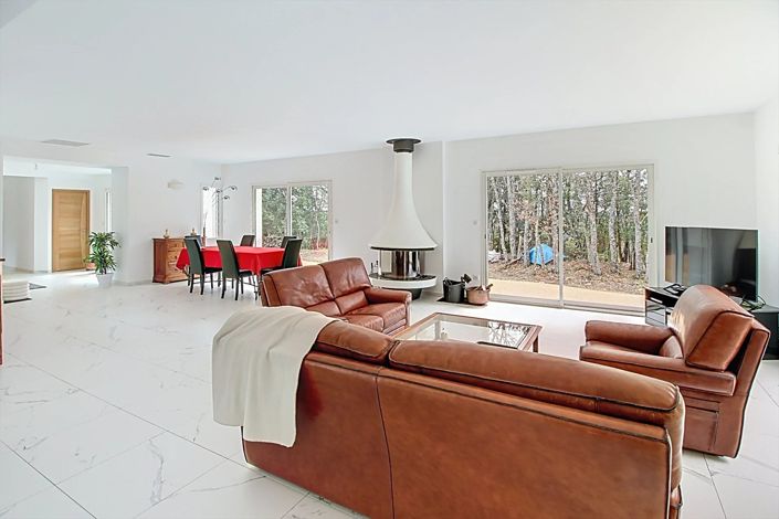 Image No.3-3 Bed House for sale