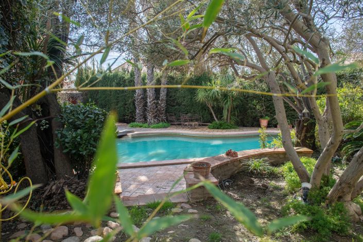 Image No.2-4 Bed House for sale