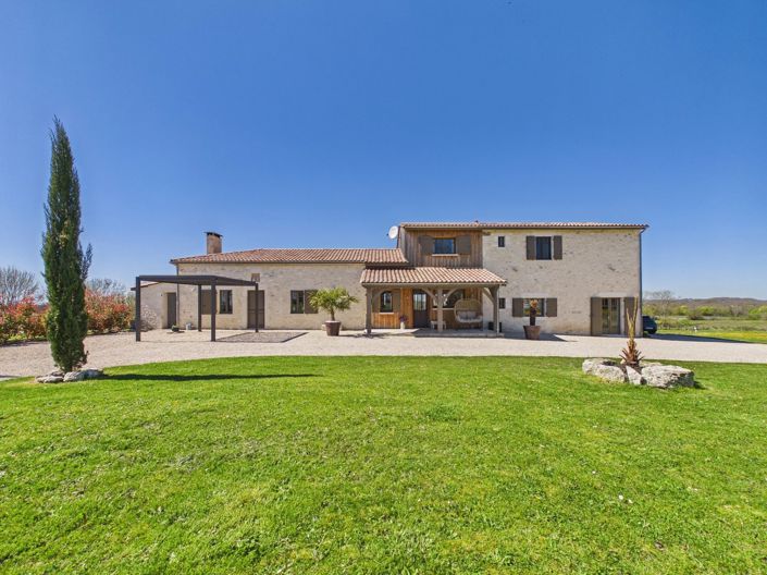 Image No.2-4 Bed House for sale