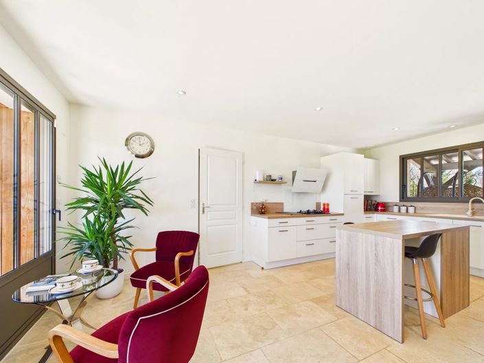 Image No.4-4 Bed Village House for sale