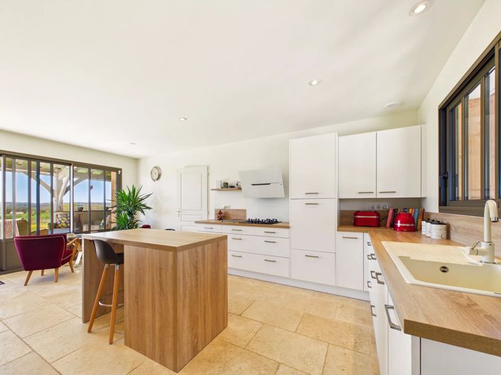 Image No.7-4 Bed Village House for sale