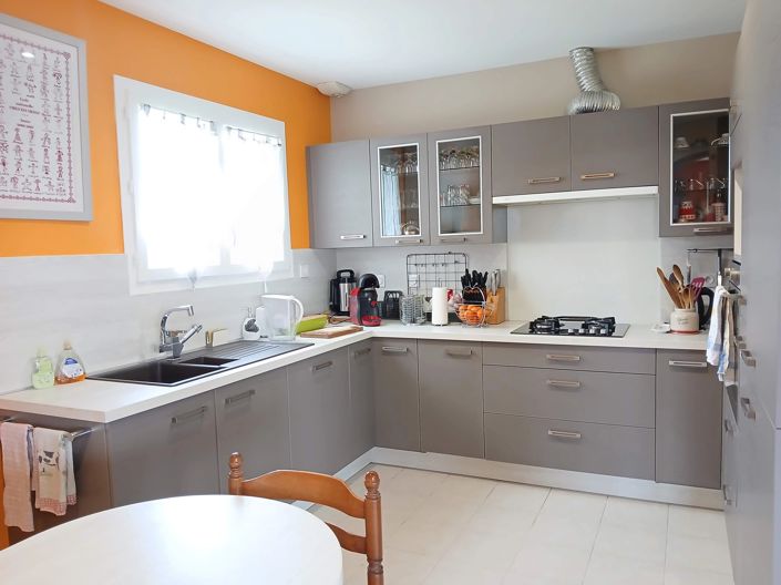 Image No.3-3 Bed House for sale