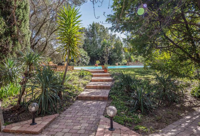 Image No.7-11 Bed House for sale