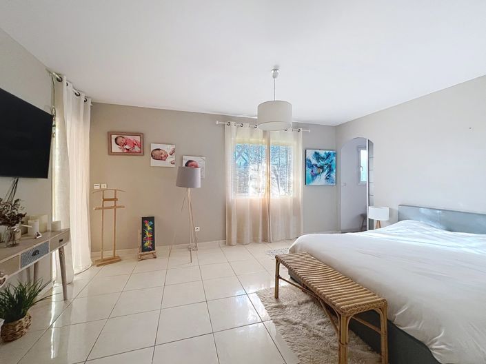 Image No.10-7 Bed House for sale