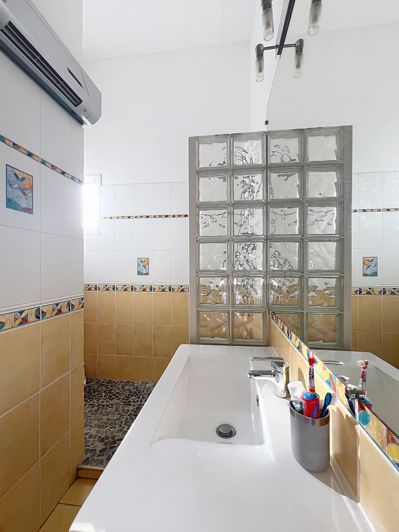 Image No.11-7 Bed House for sale