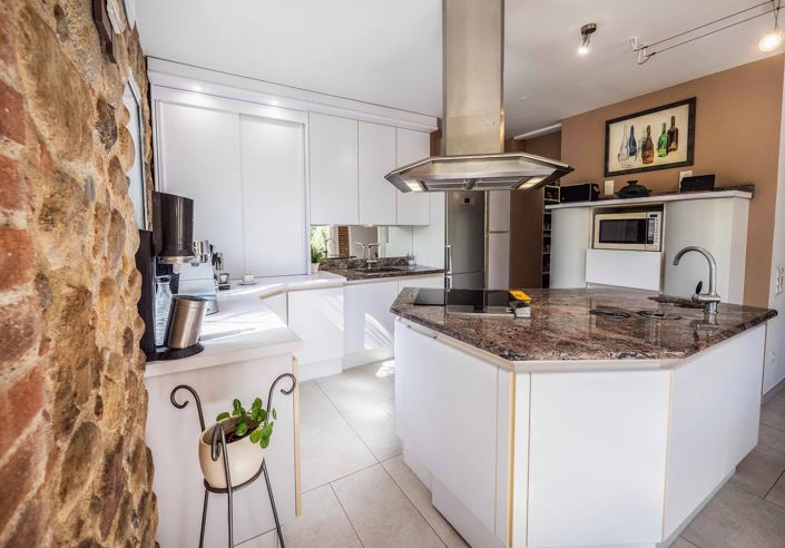 Image No.11-11 Bed House for sale