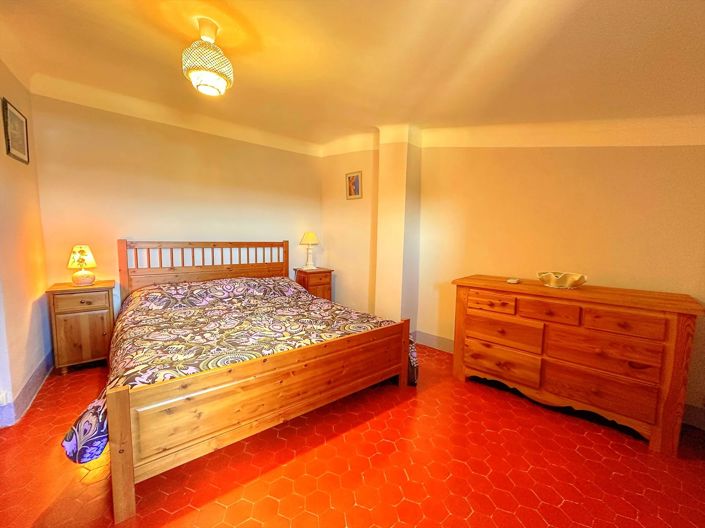 Image No.9-3 Bed House for sale