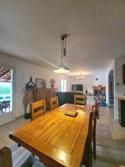 Image No.9-4 Bed House for sale