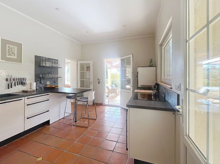 Image No.8-4 Bed House for sale