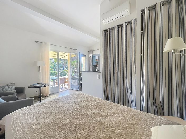 Image No.10-4 Bed House for sale