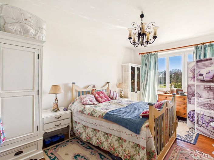 Image No.11-3 Bed House for sale