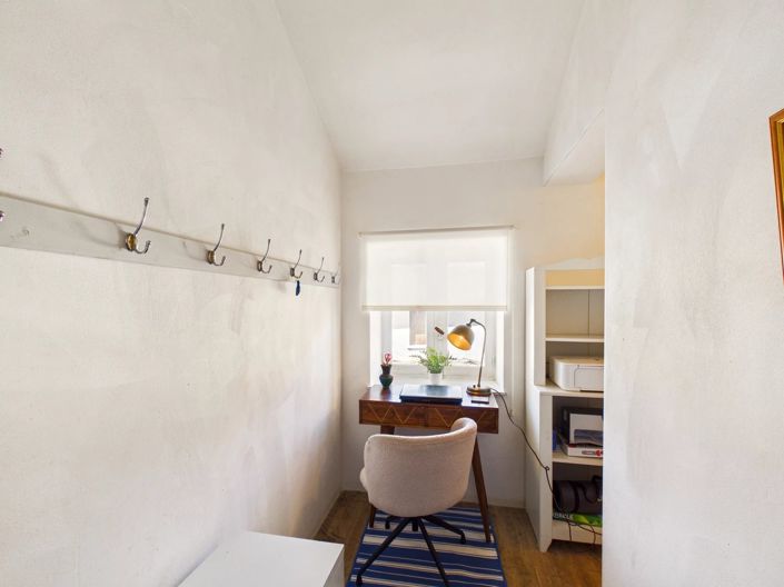 Image No.11-3 Bed House for sale